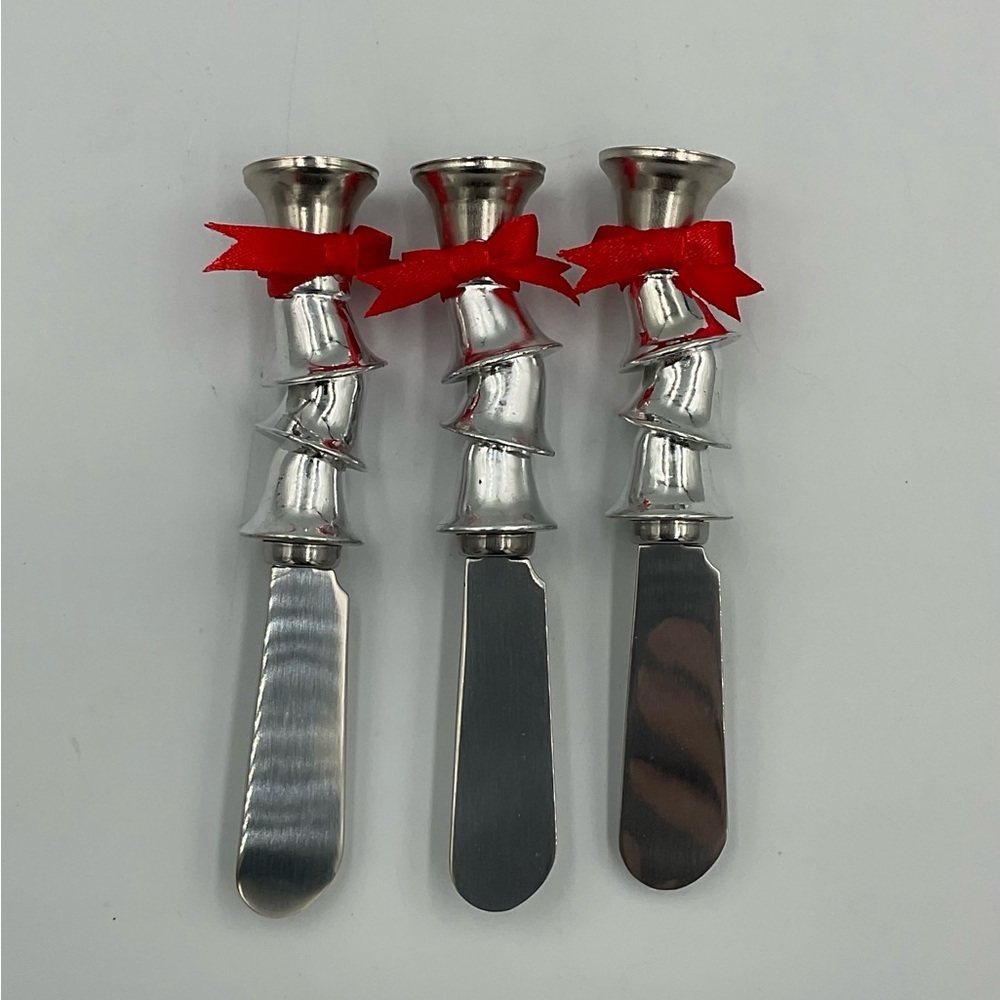 Boston Warehouse Silver Bells Spreaders/Knife Set